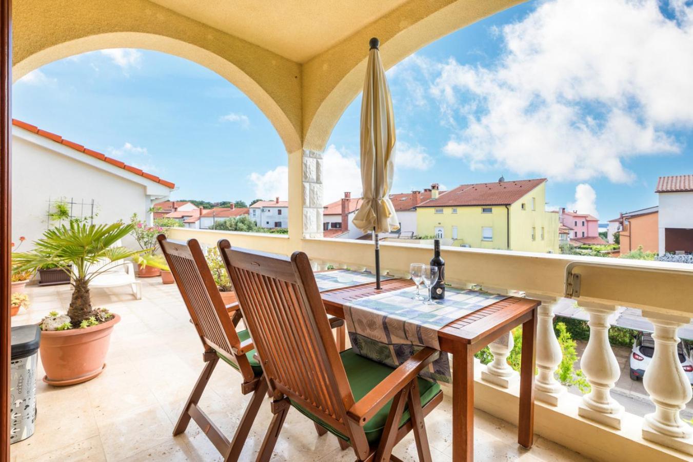 Villa Nada In Fazana - Near The Beach Exteriör bild